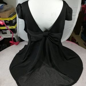Black box tie on back black top size 1X